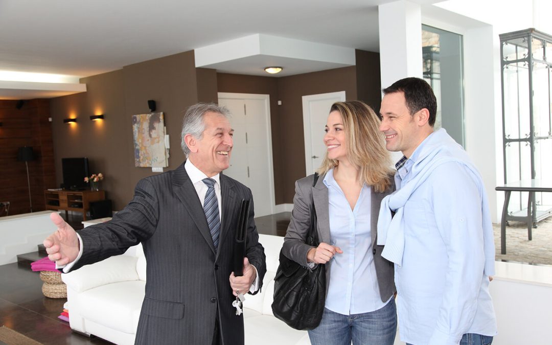 4 Reasons to Work with a Real Estate Agent