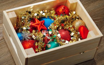 5 Tips to Safely Remove Holiday Decorations